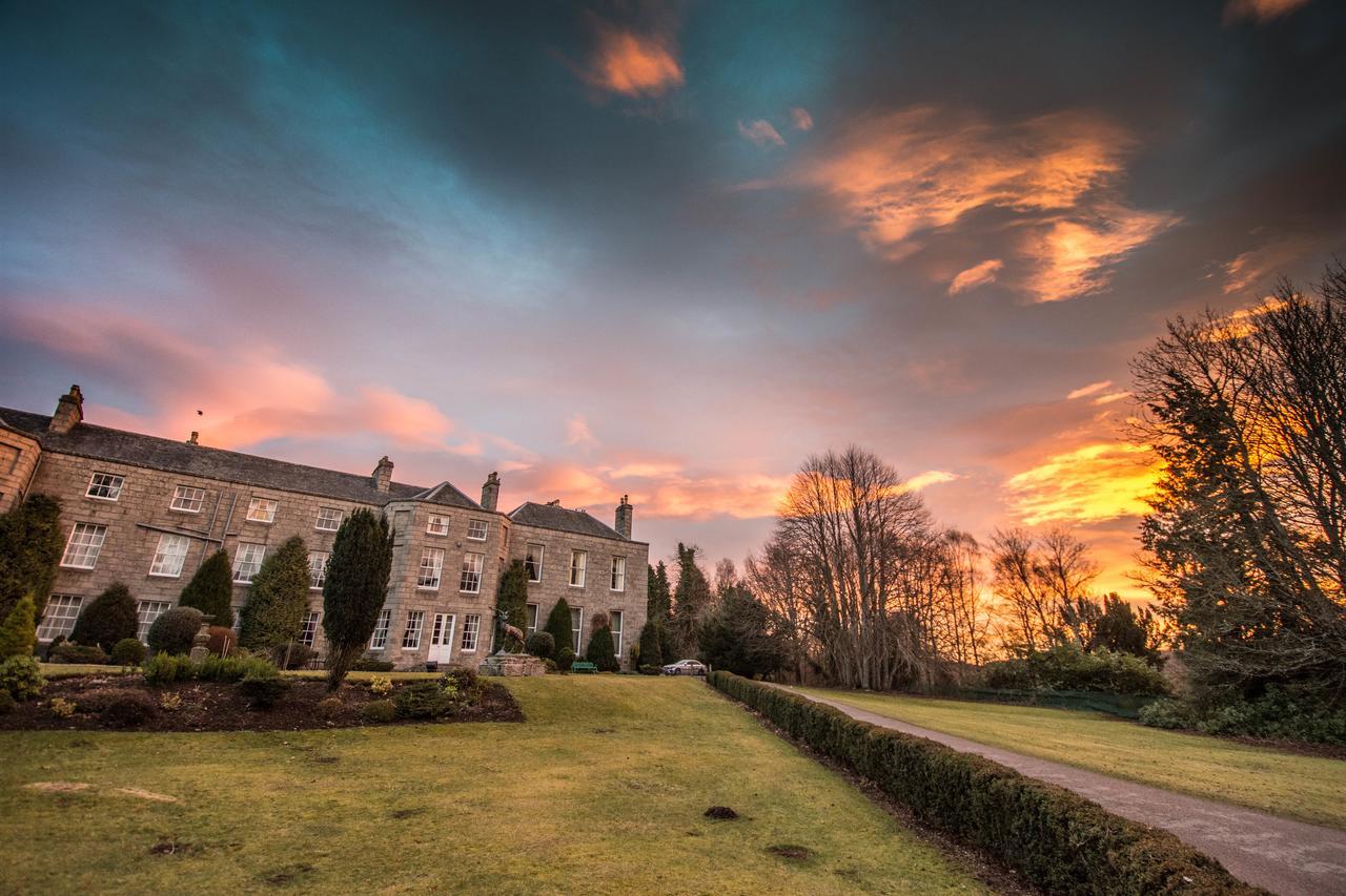 Castle Hotel Huntly Exterior photo