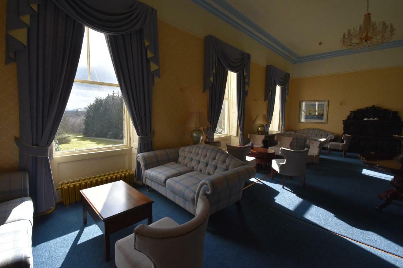 Castle Hotel Huntly Exterior photo